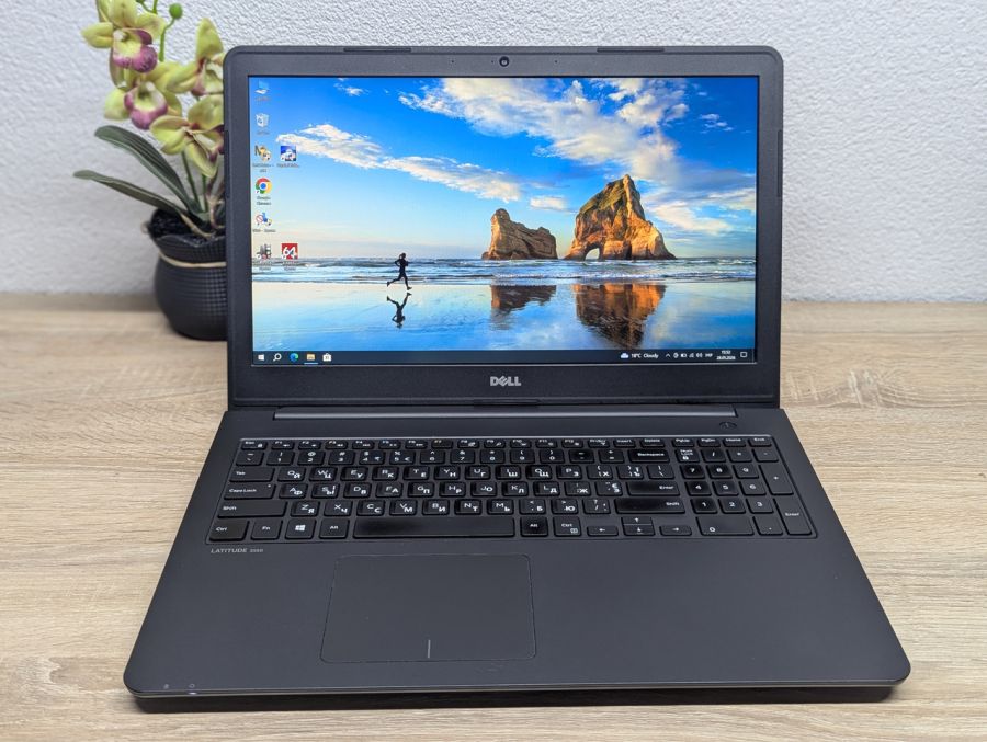 Ноутбук Б/В Dell Latitude 3550, Intel Core i5-5200U, DDR3 8 GB, SSD 128GB, NVIDIA GeForce 830M 2Gb, 15.6" Full HD