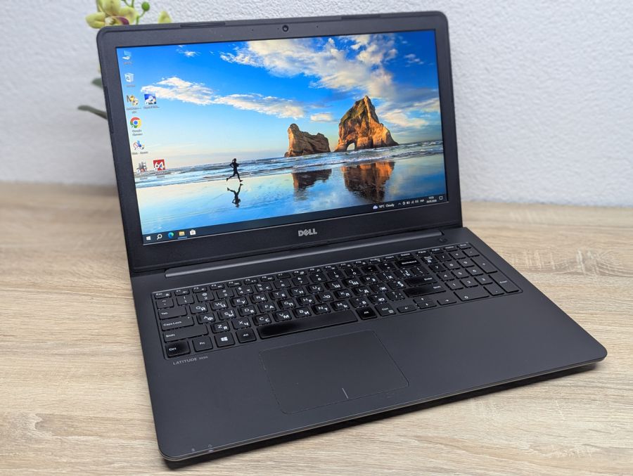 Ноутбук Б/В Dell Latitude 3550, Intel Core i5-5200U, DDR3 8 GB, SSD 128GB, NVIDIA GeForce 830M 2Gb, 15.6" Full HD
