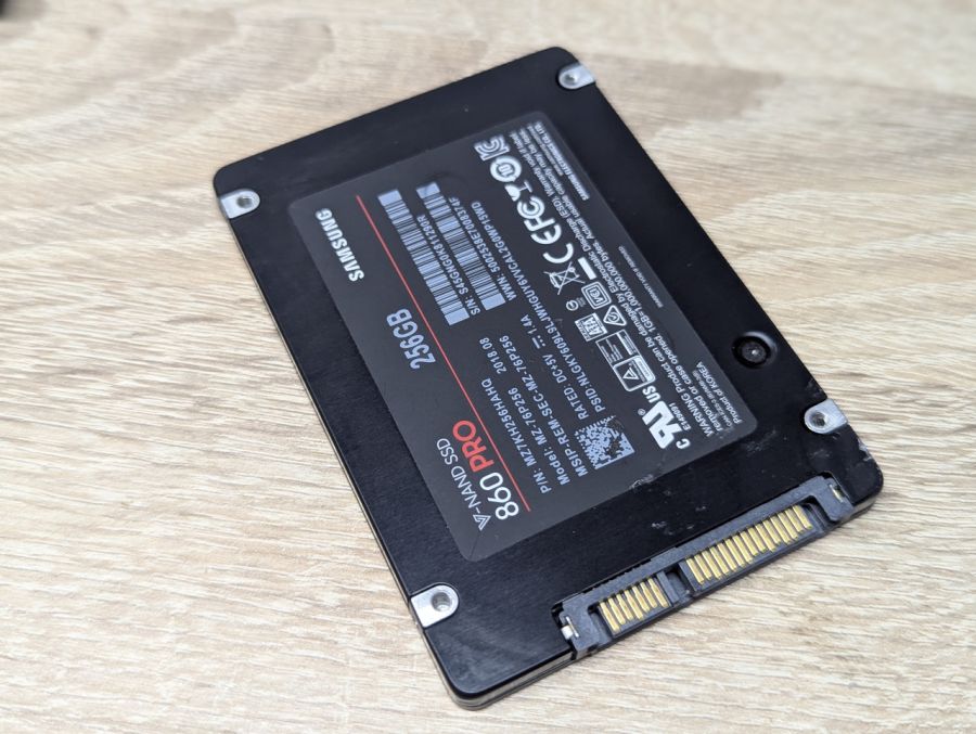 Б/В SSD Samsung 860 PRO 256 ГБ 2.5"