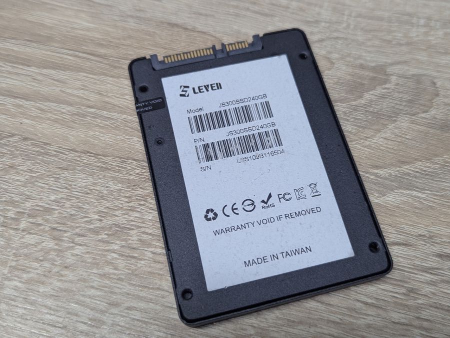 Б/В SSD Leven JS300 240 ГБ 2.5"