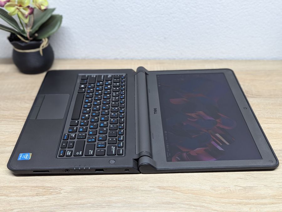 Ноутбук Б/В Dell Latitude 3340, Intel Core i5-4210U, DDR3 8 GB, SSD 128GB, 13.3" HD