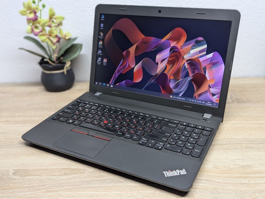 Ноутбук Б/В Lenovo E550, Intel Core i3-5005U, DDR3 8GB, SSD 128GB, 15.6" HD