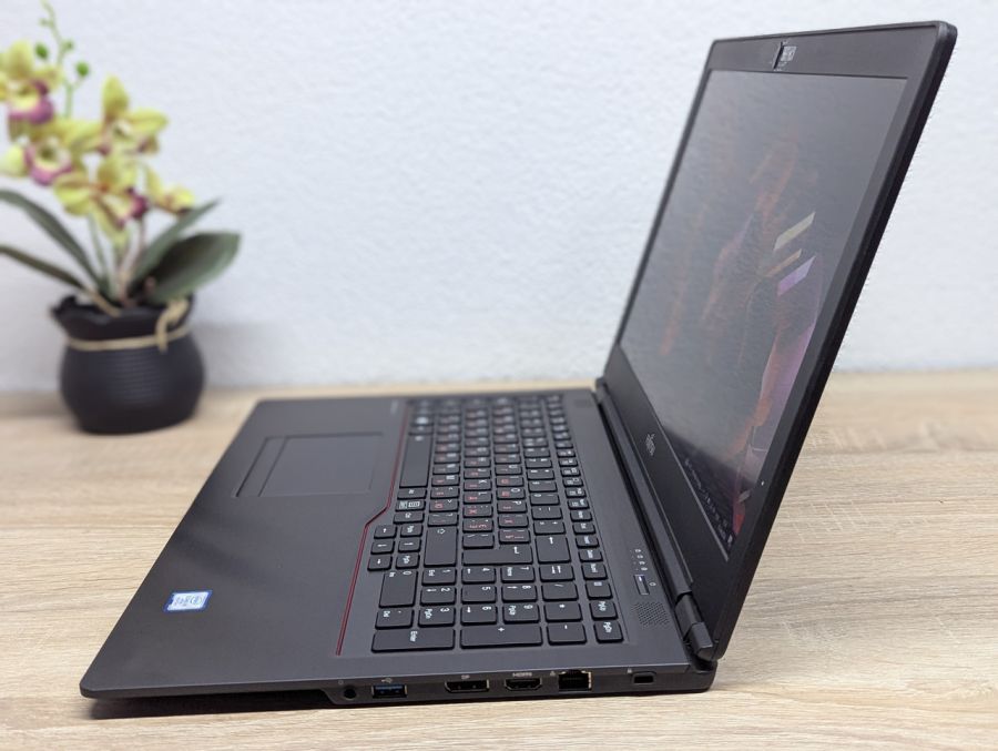 Ноутбук Б/В Fujitsu U759, Intel Core i5-8265U, DDR4 8 GB, SSD 128GB, 15.6" Full HD