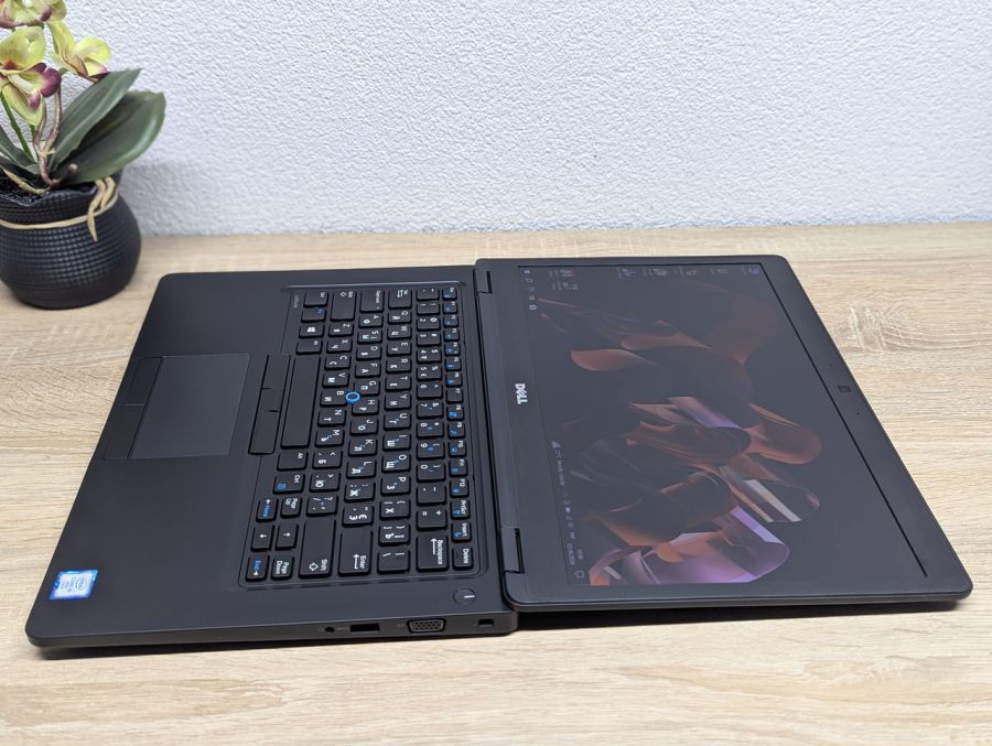 Ноутбук Б/В Dell Latitude 5480, Intel Core i5-6300U, DDR4 8 GB, SSD 128GB, 14" Full HD