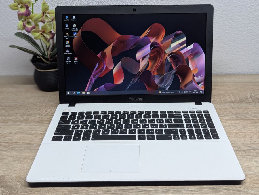 Ноутбук Б/В ASUS R510C, Intel Core i3-3217U, DDR3 8 GB, SSD 256GB, NVIDIA GeForce GT 720M 2Gb, 15.6"