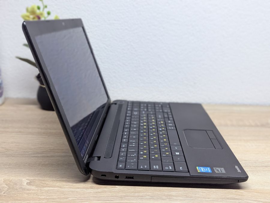 Ноутбук Б/В Toshiba Satellite C50-A-1FU, Intel Pentium 2020M, DDR3 8 GB, SSD 128GB, 15.6" HD
