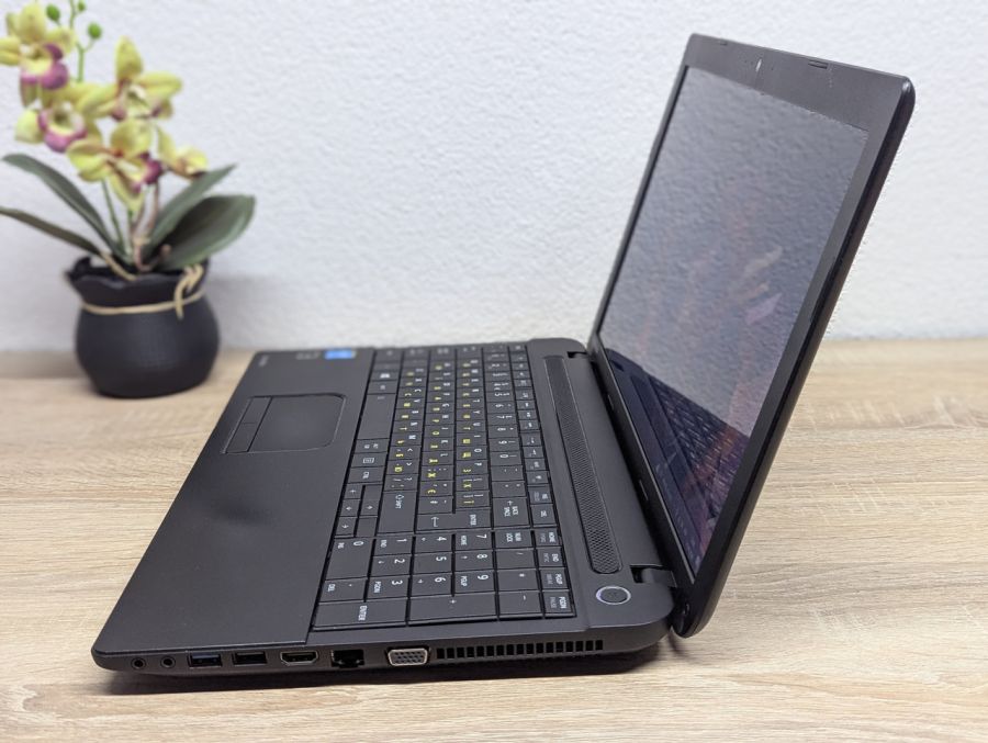 Ноутбук Б/В Toshiba Satellite C50-A-1FU, Intel Pentium 2020M, DDR3 8 GB, SSD 128GB, 15.6" HD