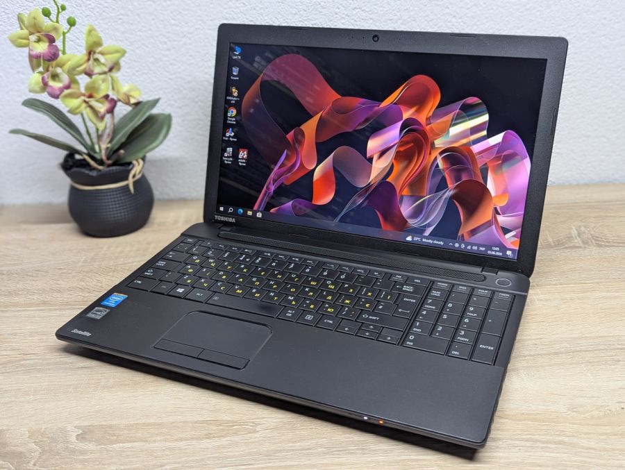 Ноутбук Б/В Toshiba Satellite C50-A-1FU, Intel Pentium 2020M, DDR3 8 GB, SSD 128GB, 15.6" HD