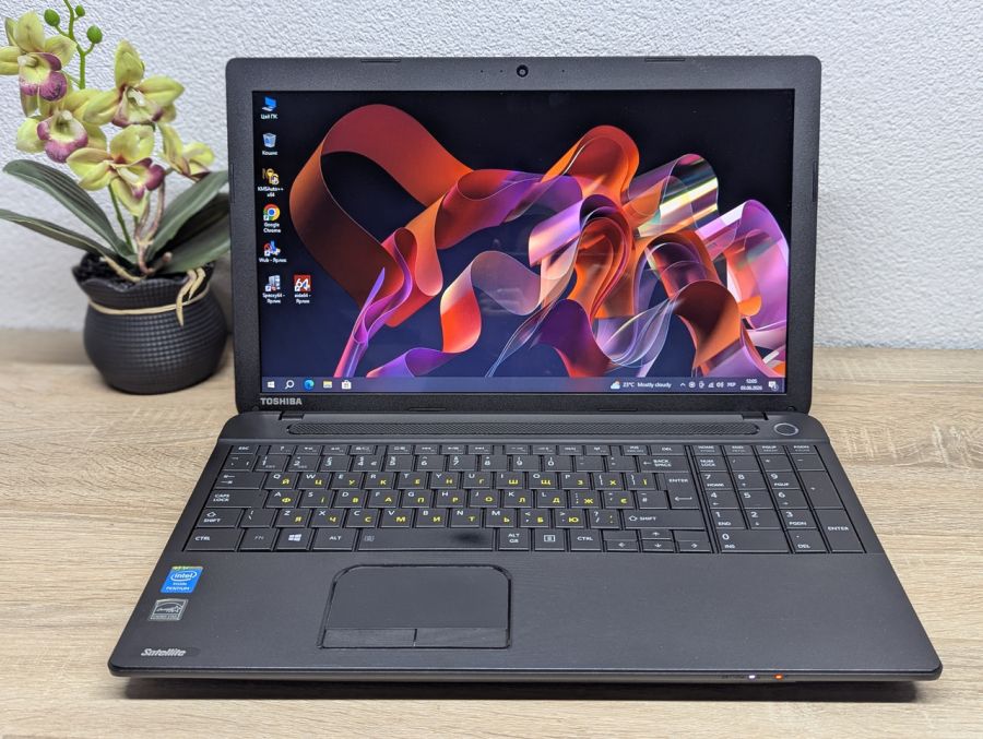 Ноутбук Б/В Toshiba Satellite C50-A-1FU, Intel Pentium 2020M, DDR3 8 GB, SSD 128GB, 15.6" HD