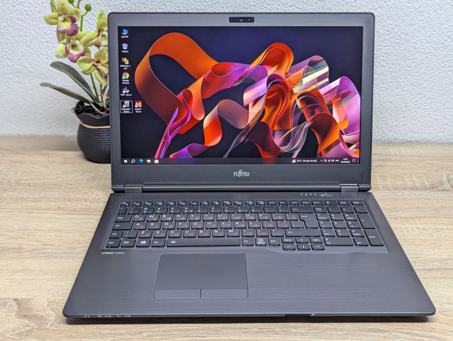 Ноутбук Б/В Fujitsu U758, Intel Core i5-7300U, DDR4 8 GB, SSD 128GB, 15.6" Full HD [ProductHub SKU F188]