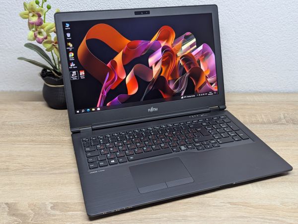 Ноутбук Б/В Fujitsu U758, Intel Core i5-7300U, DDR4 8 GB, SSD 128GB, 15.6" Full HD