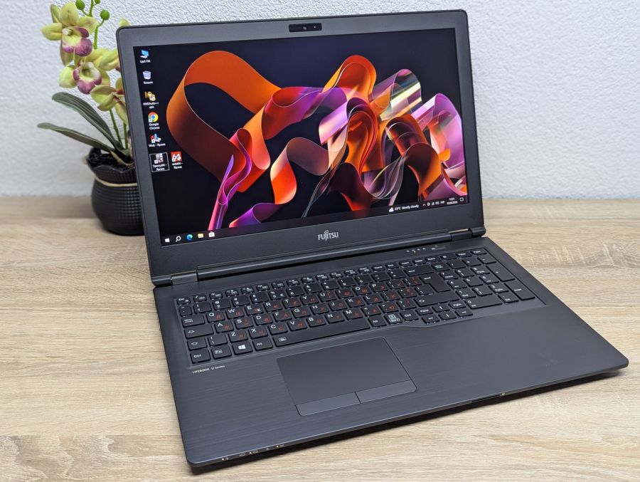 Ноутбук Б/В Fujitsu U758, Intel Core i5-7300U, DDR4 8 GB, SSD 128GB, 15.6" Full HD [ProductHub SKU F188]