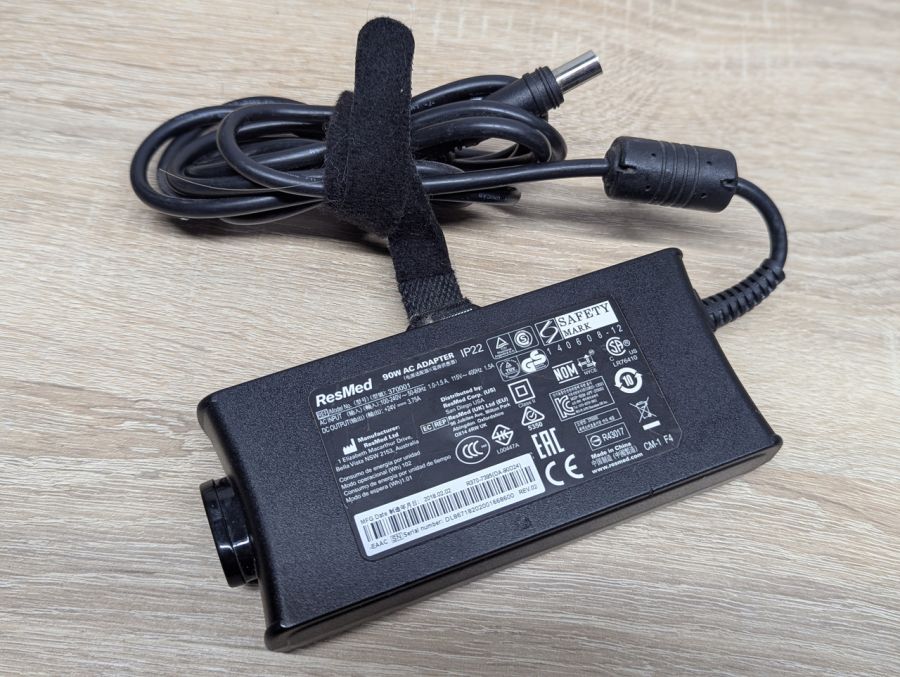 Б/В Блок живлення ResMed 370001 90W 24 В 3.75 А 7.4x5.5 мм