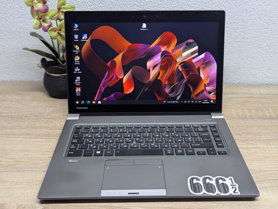 Ноутбук Б/В Toshiba Tecra Z40T-C, Intel Core i5-6300U, DDR3 8 GB, SSD 128GB, 14" Full HD Сенсор
