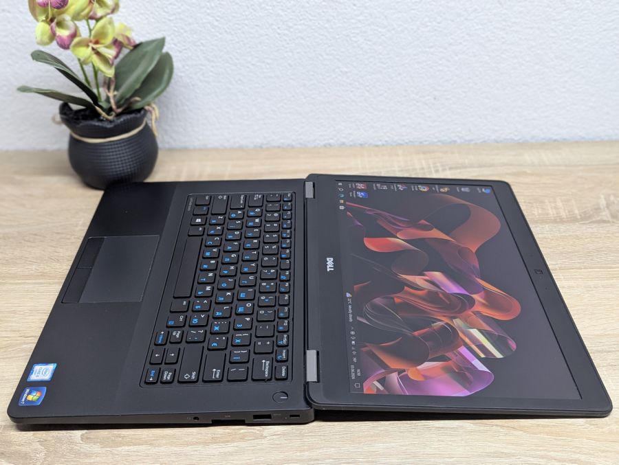 Ноутбук Б/В Dell Latitude E5470, Intel Core i5-6300U, DDR4 16 GB, SSD 256GB, 14" Full HD