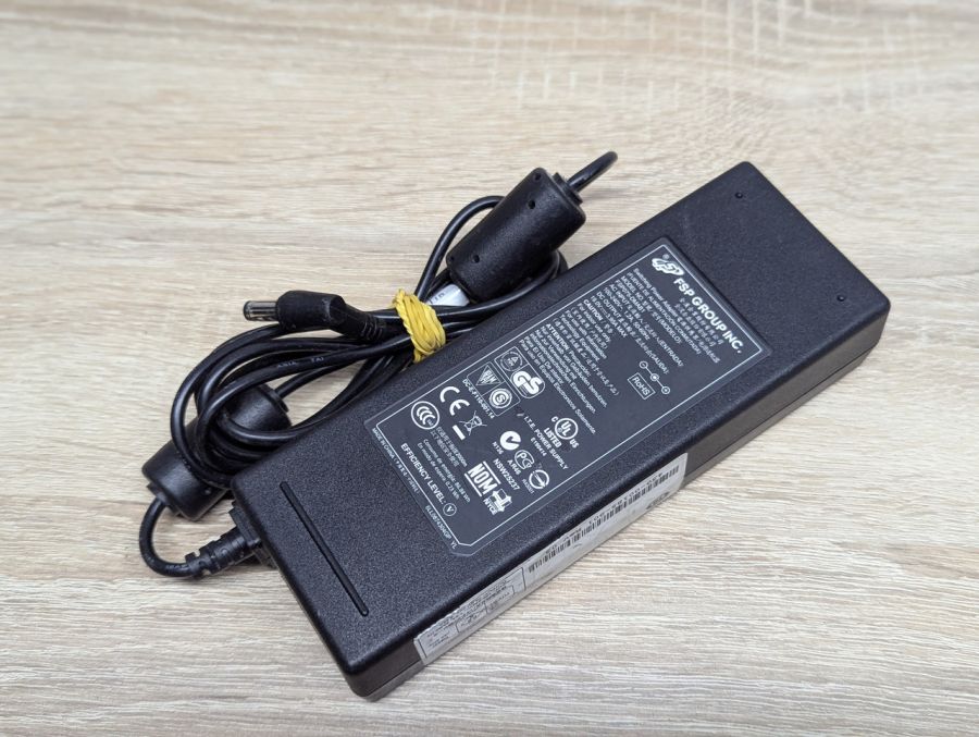 Б/В Блок живлення FSP Group INC FSP075-DMAB1 75 Вт 19 В 3.95 А 5.5x2.5мм