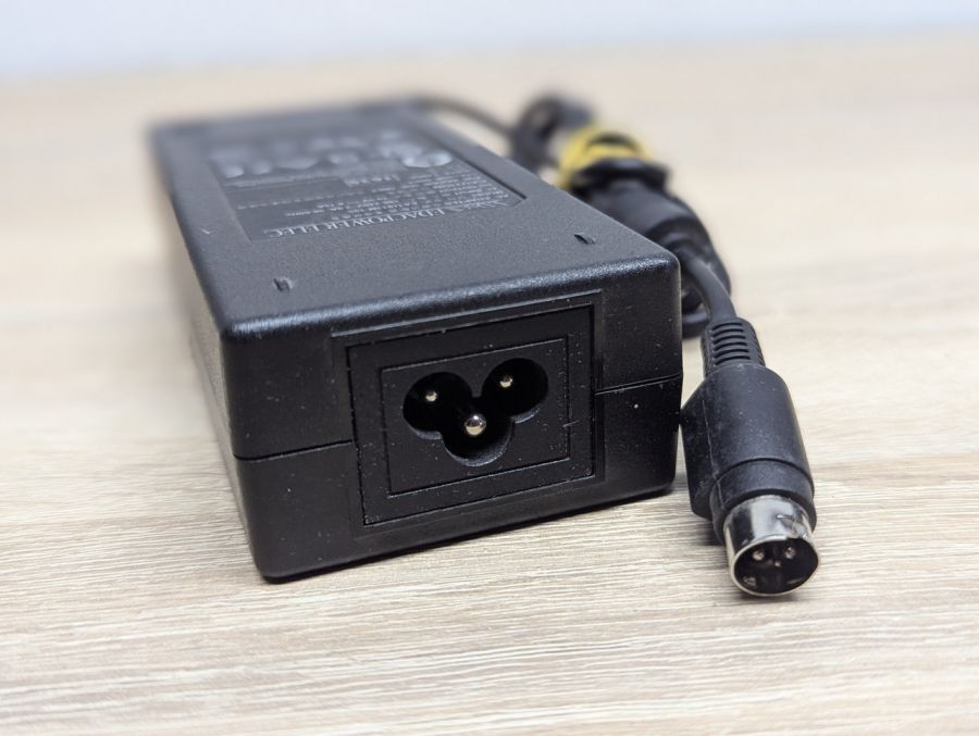 Б/В Блок живлення EDAC Power Electronics EA11013M-195 120 Вт 19.5V 6.15 А 3-pin