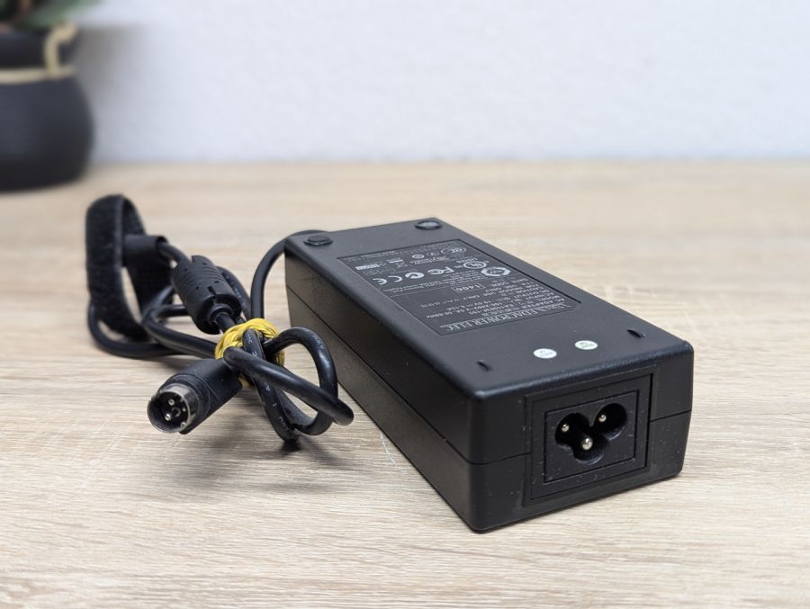 Б/В Блок живлення EDAC EA11003F-195 120W 19.5 В 6.15 А 3 Pin