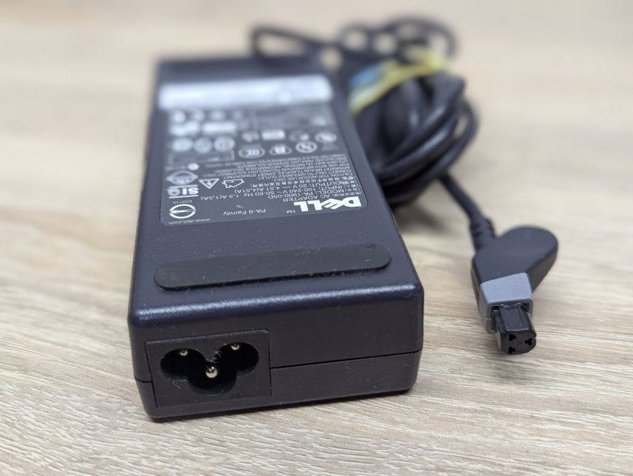Б/В Блок живлення Dell PA-1900-05D 90 Вт 20 В 4.51 А 3-pin square tip