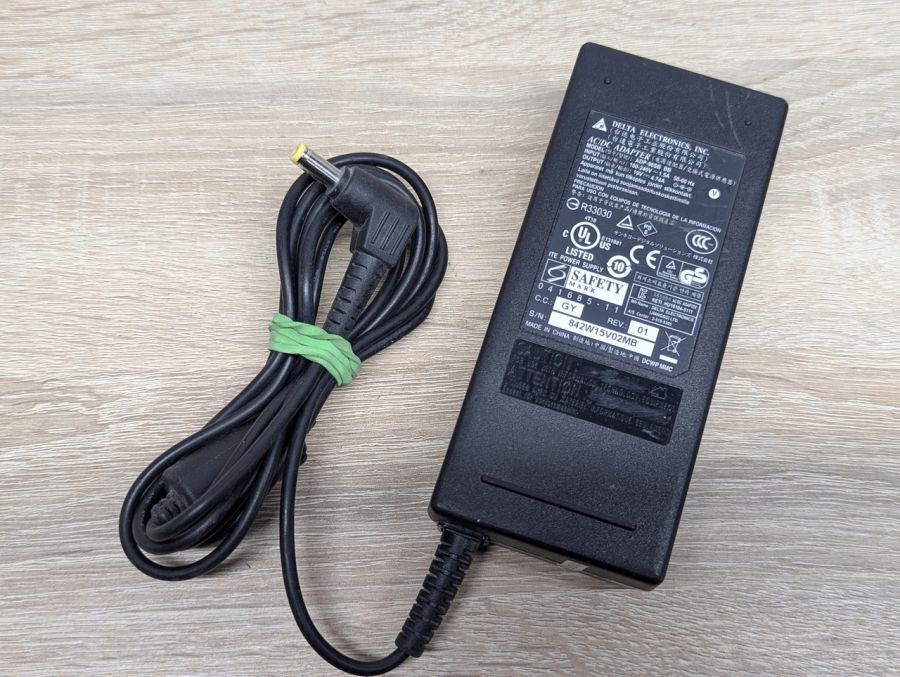 Б/В Блок живлення Delta Electronics ADP-90SB BB,90 Вт, 19 В,4.74 А,5.5x2.5 мм