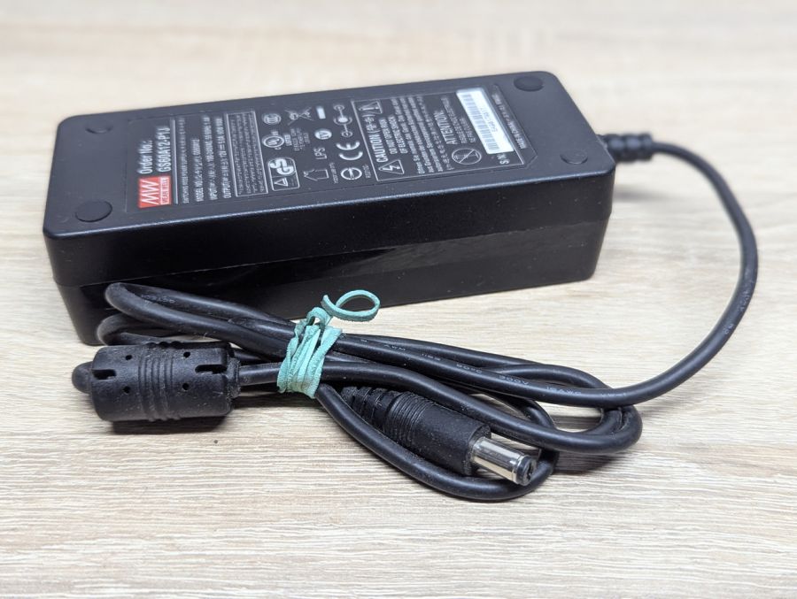 Б/В Блок живлення Mean Well GS60A12-P1J,60 Вт,12 В,5 А, 5.5 x 2.1 мм