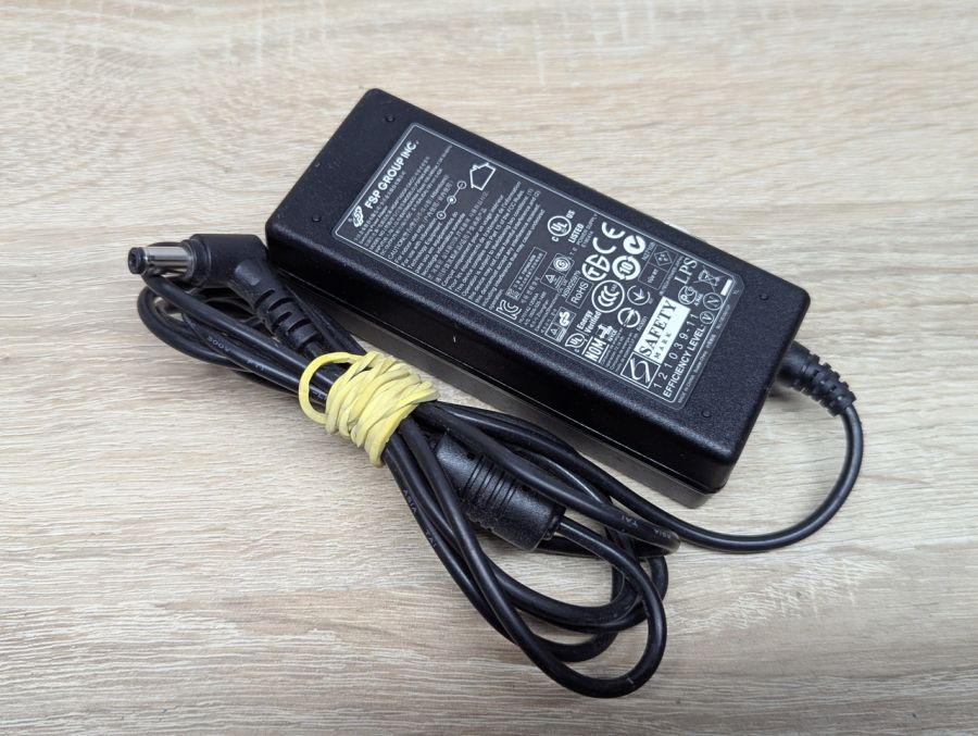 Б/В Блок живлення FSP Group FSP065-REB, 65 Вт,19В, 3.42А,5.5x2.5 мм