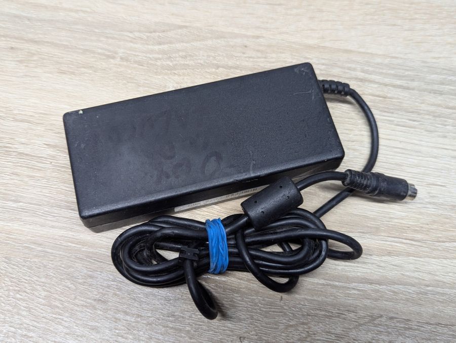 Б/В Блок живлення IBM ADP-60WB,53W,12V,4.4A,8-pin Mini-DIN
