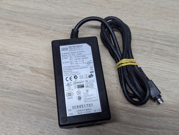 Б/В Блок живлення APD DA-30C01, 25.5Вт, 4-Pin Mini-DIN,0.85А,12 В