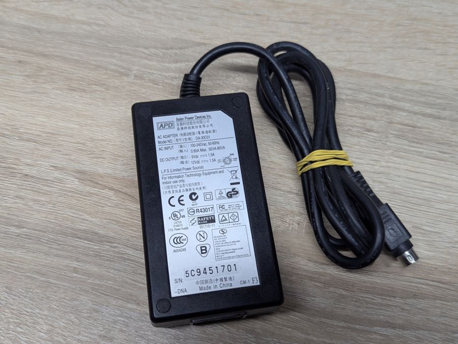Б/В Блок живлення APD DA-30C01, 25.5Вт, 4-Pin Mini-DIN,0.85А,12 В