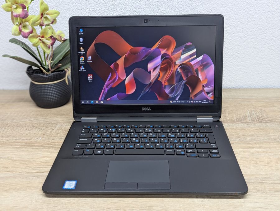 Ноутбук Б/В Dell Latitude E7270, Intel Core i7-6600U, DDR4 8 GB, SSD 128GB, 12" HD