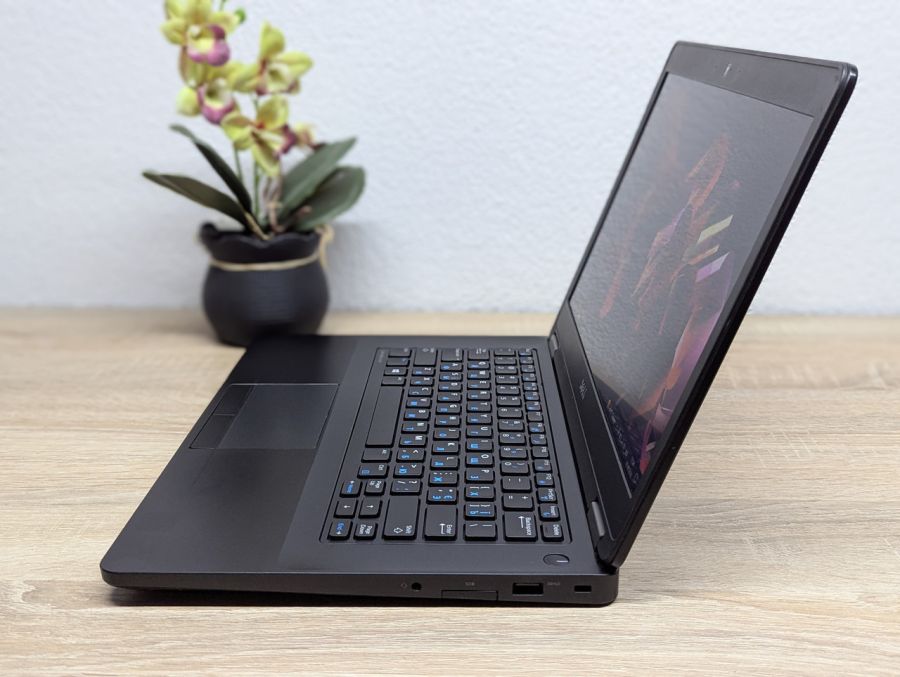 Ноутбук Б/В Dell Latitude E5470, Intel Core i5-6300U, DDR4 8 GB, SSD 256GB, 14" Full HD