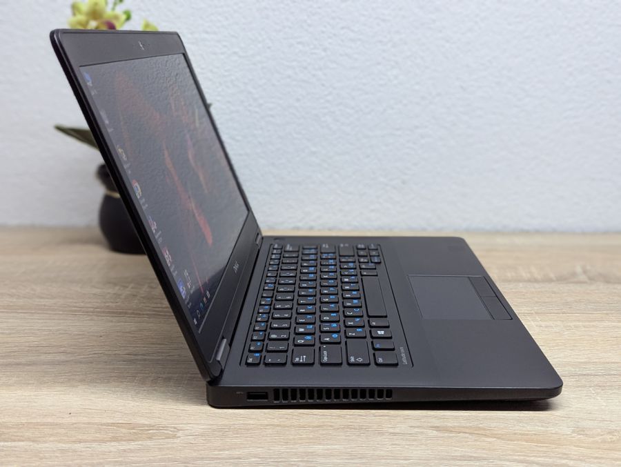 Ноутбук Б/В Dell Latitude E5470, Intel Core i5-6300U, DDR4 8 GB, SSD 256GB, 14" Full HD