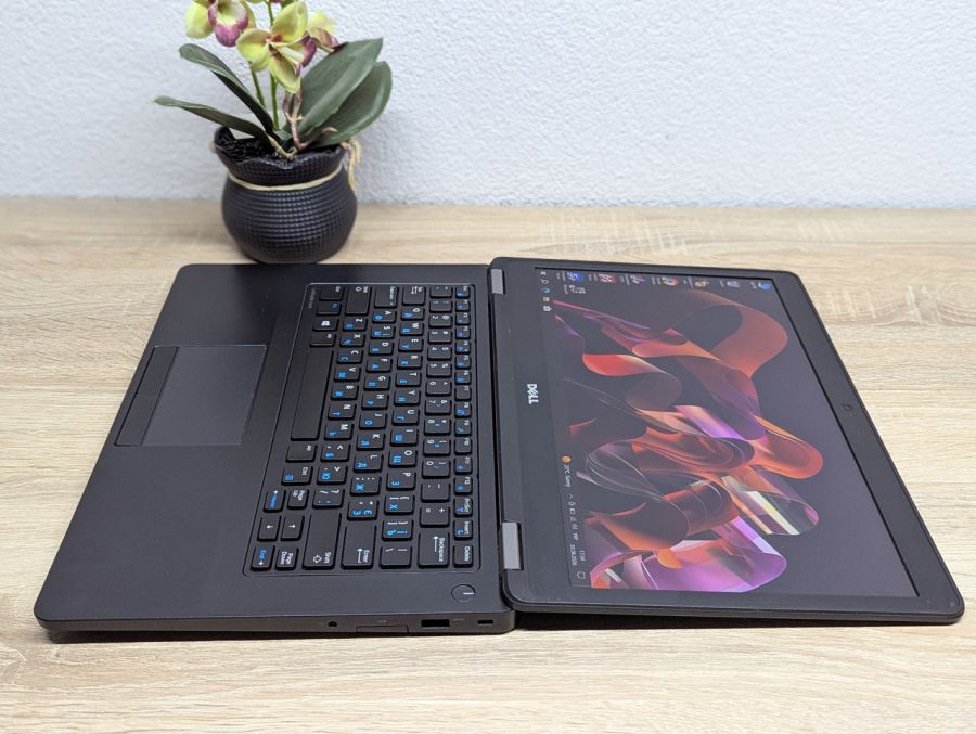 Ноутбук Б/В Dell Latitude E5470, Intel Core i5-6300U, DDR4 8GB, SSD 256GB, 14" Full HD