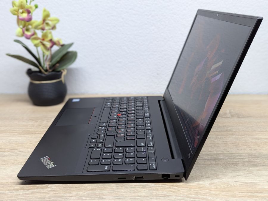 Ноутбук Б/В Lenovo ThinkPad E580, Intel Core i3-8130U, DDR4 16 GB, SSD 512GB, 15.6" Full HD