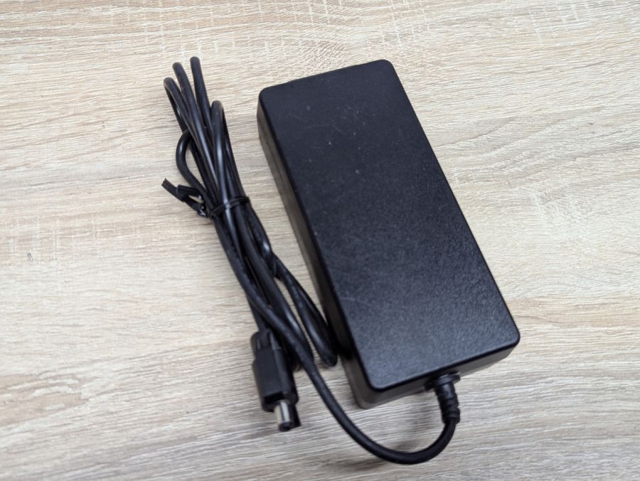 Б/В Адаптер живлення Delta Electronics ADP-66CR B B,66 Вт,12V 5.5A,2.5x5.5 мм