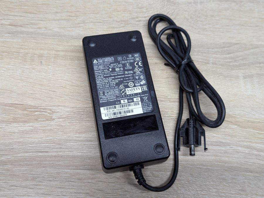 Б/В Адаптер живлення Delta Electronics ADP-66CR B B,66 Вт,12V 5.5A,2.5x5.5 мм