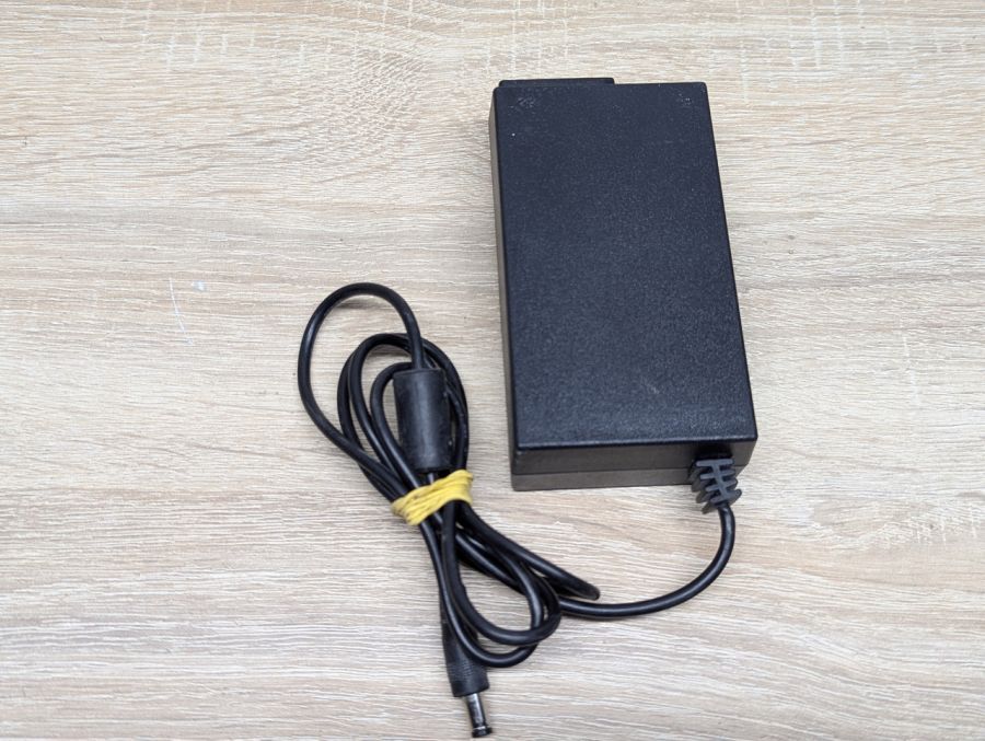 Б/В Блок живлення Philips ADPC1965,65 W,19 V,3.42 A,5.5x 2.5мм