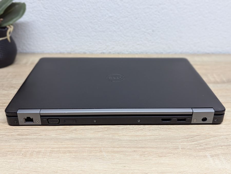 Ноутбук Б/В Dell Latitude E5470, Intel Core i7-6820HQ, DDR4 8 GB, SSD 256GB, 14" Full HD