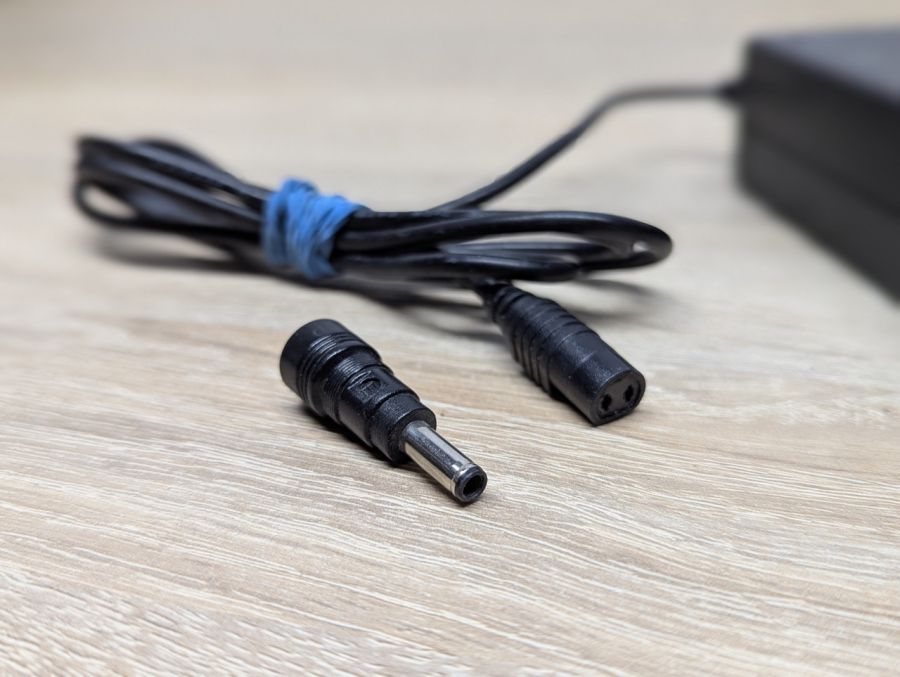 Б/В Блок живлення IT.WORKS LPS90,90 Вт,19.5V,4.62 А,4.5x3.0мм