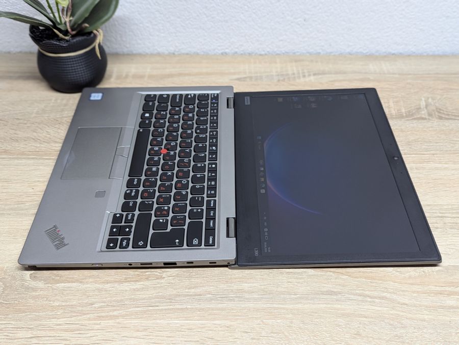 Ноутбук Б/В Lenovo ThinkPad L390, Intel Core i3-8145U, DDR4, SSD 256GB, 13" Full HD