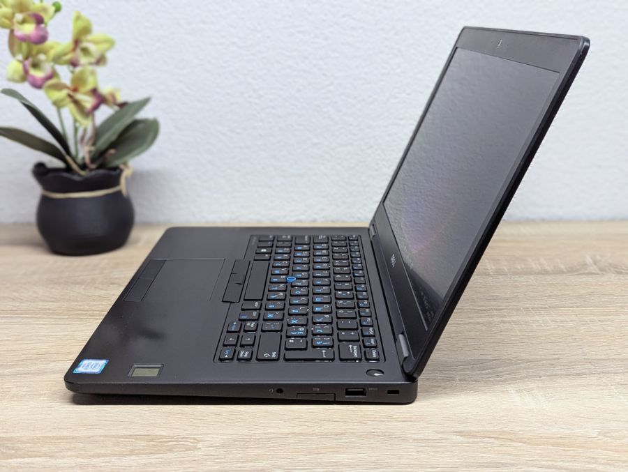 Ноутбук Б/В Dell Latitude E5470, Intel Core i7-6600U, DDR4 8 GB, SSD 256GB, AMD Radeon R7 M360 2Gb, 14" Full HD