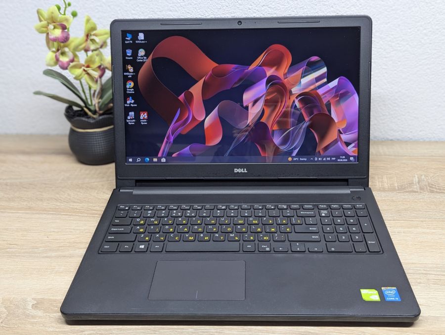 Ноутбук Б/В Dell Inspiron 3543, Intel Core i5-5200U, DDR3 8 GB, SSD 128GB, NVIDIA GeForce 920M 2Gb, 15.6"