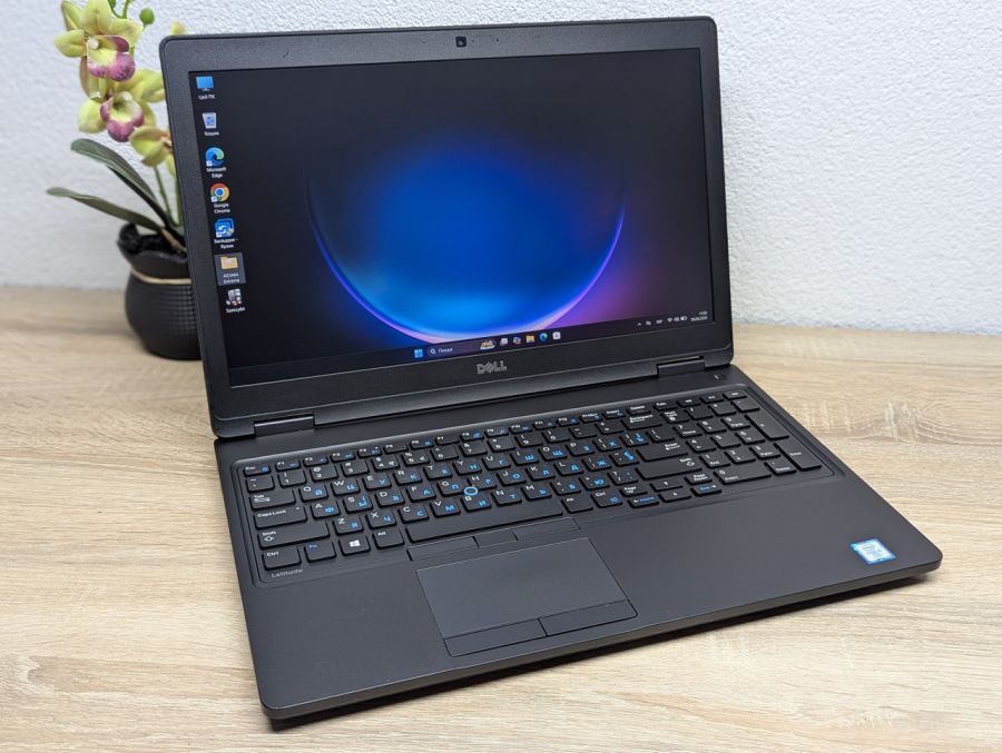 Ноутбук Б/В Dell Latitude 5580, Intel Core i5-6300U, DDR4 8 GB, SSD 256GB, 15.6" Full HD