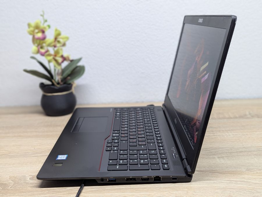 Ноутбук Б/В Fujitsu U759, Intel Core i5-8665U, DDR4 8 GB, SSD 512GB, 15.6" Full HD