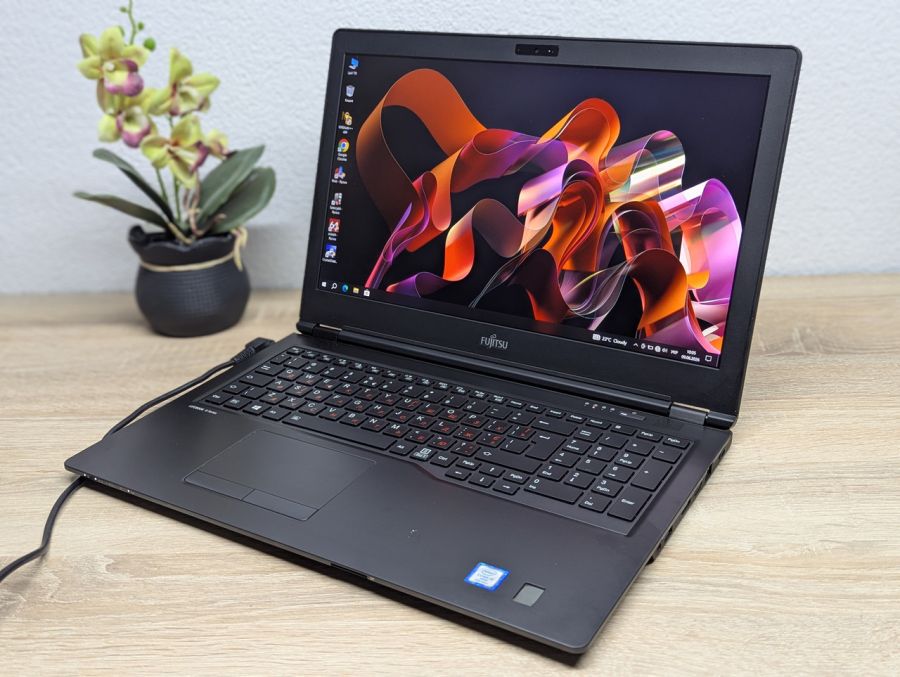 Ноутбук Б/В Fujitsu U759, Intel Core i5-8665U, DDR4 8 GB, SSD 512GB, 15.6" Full HD
