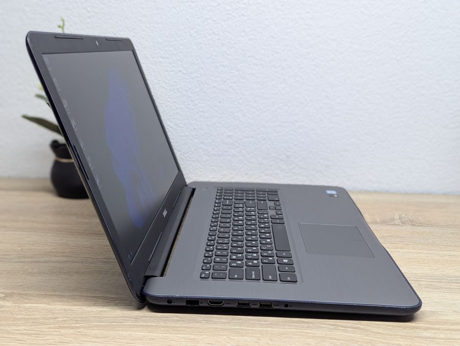 Ноутбук Б/В Dell Inspiron 5767, Intel Core i7-7500U, DDR4 16 GB, SSD 256GB, AMD Radeon R7 M440 4Gb, 17" Full HD