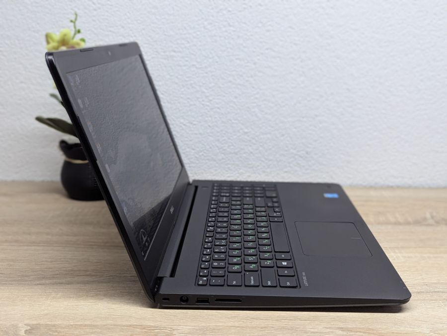 Ноутбук Б/В Dell Latitude 3550, Intel Core i5-5200U, DDR3 8 GB, SSD 256GB, NVIDIA GeForce 830M 2Gb, 15.6" Full HD