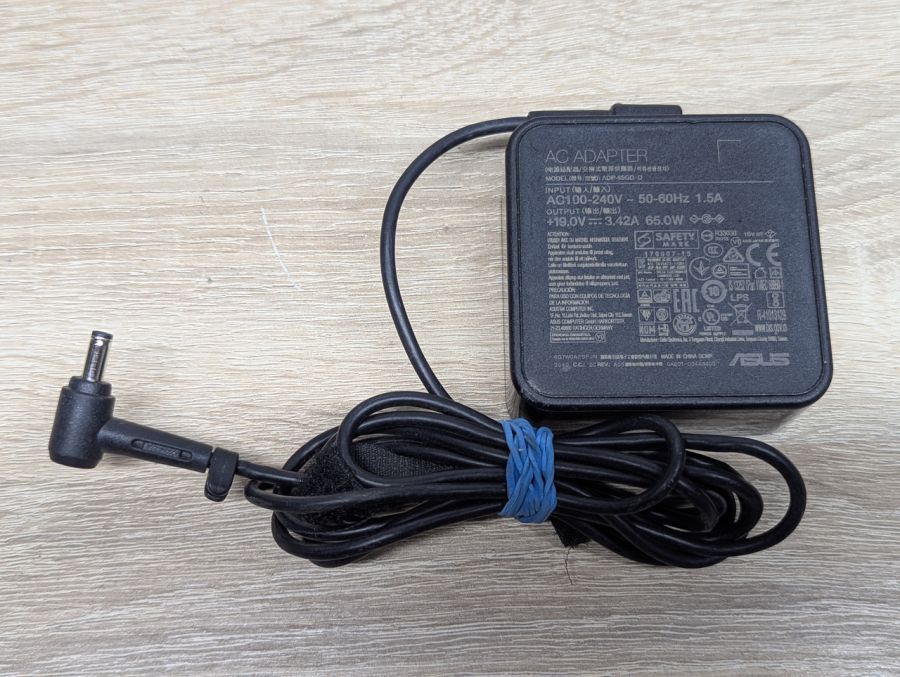 Б/В Блок живлення ASUS ADP-65GD D,65 Вт,19 В,3.42 А,4.5x 3.0 мм