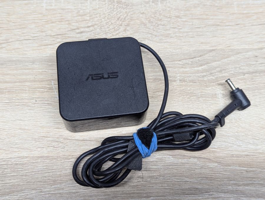 Б/В Блок живлення ASUS ADP-65GD D,65 Вт,19 В,3.42 А,4.5x 3.0 мм
