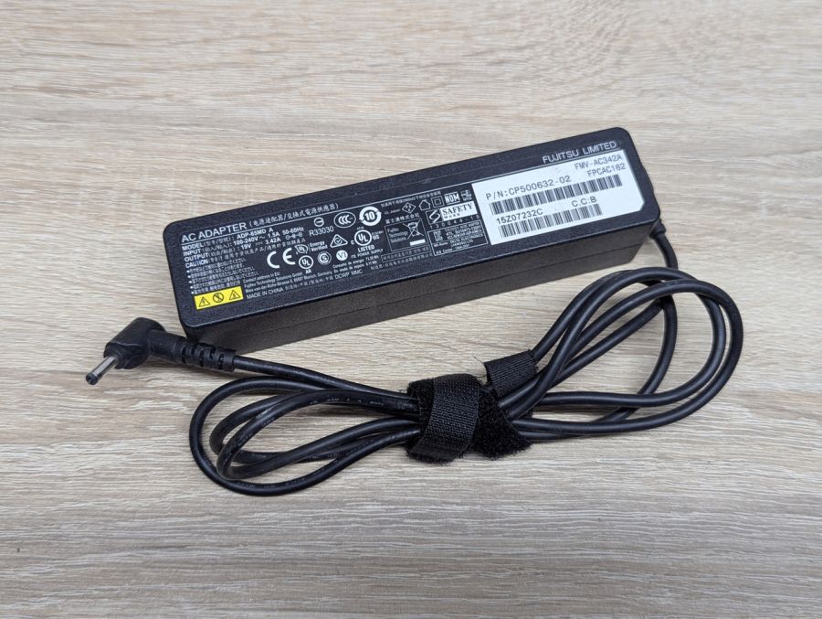 Б/В Блок живлення Fujitsu ADP-65MD A,65W,19V, 3.42A,3.5 x 1.35 мм